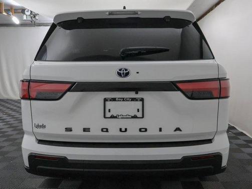 2024 Toyota Sequoia SR5