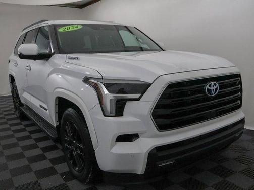 2024 Toyota Sequoia SR5