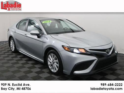 Ice 2024 Toyota Camry SE