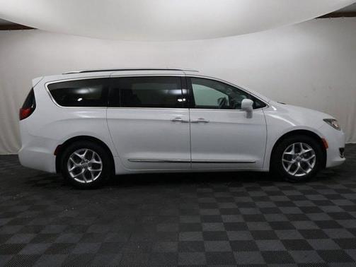 2018 Chrysler Pacifica Touring-L Plus