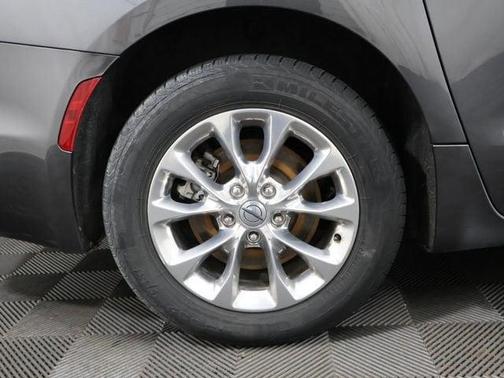 2021 Chrysler Pacifica Touring-L