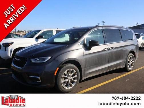2021 Chrysler Pacifica Touring-L