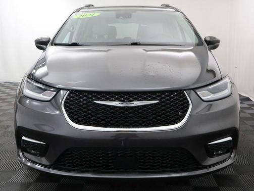 2021 Chrysler Pacifica Touring-L