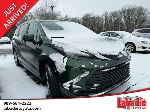 2025 Toyota Sienna XLE