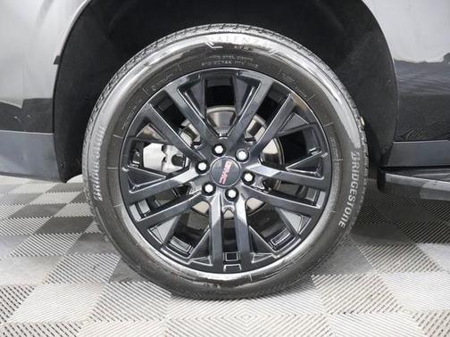 Onyx Black 2024 GMC Yukon XL SLT