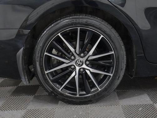 2022 Toyota Camry Hybrid SE