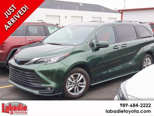 2025 Toyota Sienna XLE