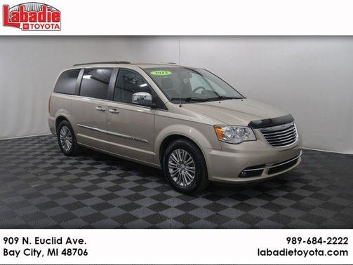 2015 Chrysler Town & Country Touring-L