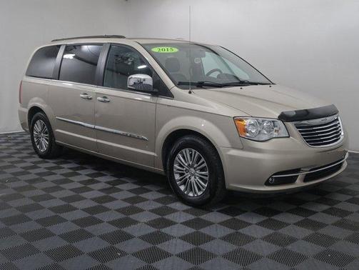 2015 Chrysler Town & Country Touring-L