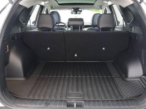 White Pearl 2024 Hyundai TUCSON Limited