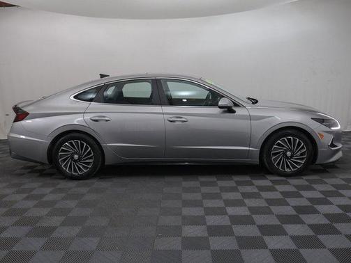 2021 Hyundai SONATA Hybrid Limited