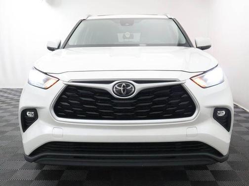 Blizzard Pearl 2020 Toyota Highlander XLE