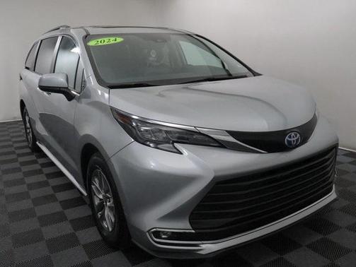 2024 Toyota Sienna XLE