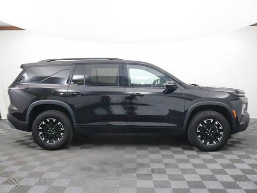 Mosaic Black 2024 Chevrolet Traverse Z71