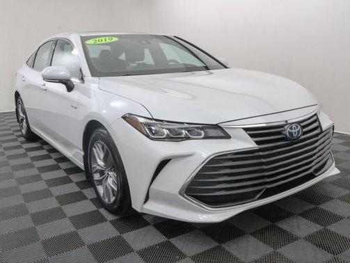 2019 Toyota Avalon Hybrid XLE
