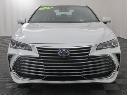 2019 Toyota Avalon Hybrid XLE