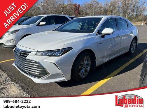 2019 Toyota Avalon Hybrid XLE