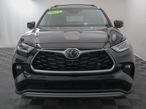2023 Toyota Highlander Platinum