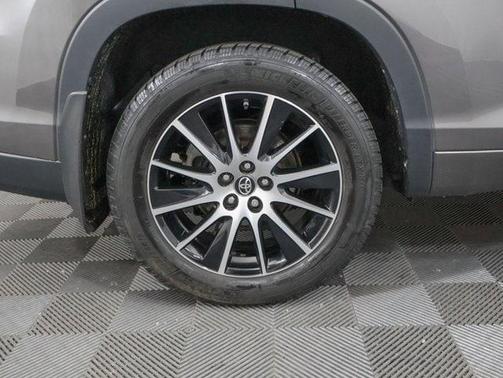 2017 Toyota Highlander SE