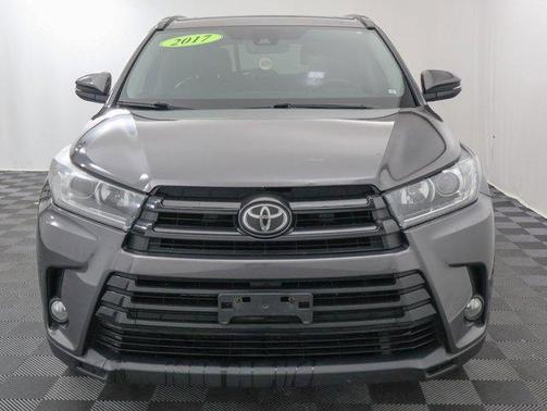 2017 Toyota Highlander SE