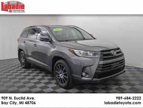 2017 Toyota Highlander SE