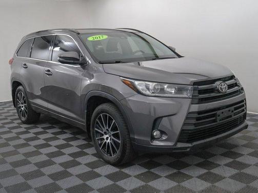 2017 Toyota Highlander SE