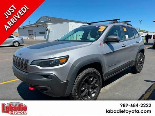 Silver 2021 Jeep Cherokee Trailhawk