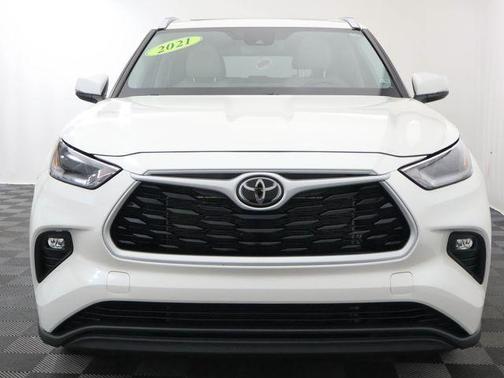Blizzard Pearl 2021 Toyota Highlander XLE