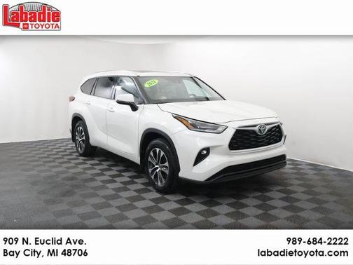 Blizzard Pearl 2021 Toyota Highlander XLE