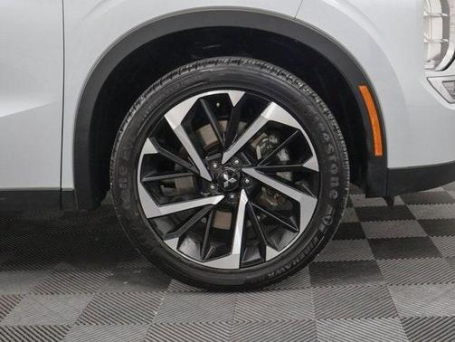 2023 Mitsubishi Outlander SE Black Edition