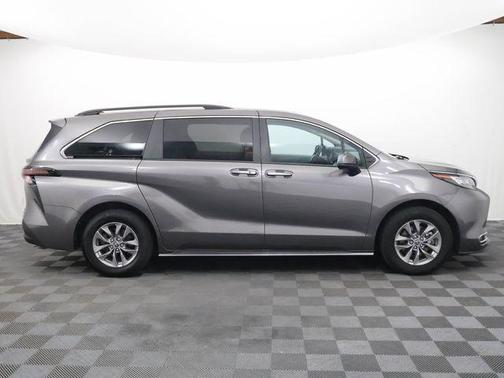 Predawn Gray Mica 2023 Toyota Sienna XLE