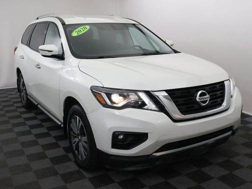 White 2020 Nissan Pathfinder SV