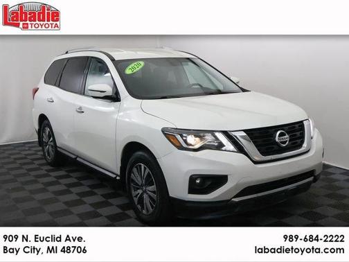 White 2020 Nissan Pathfinder SV