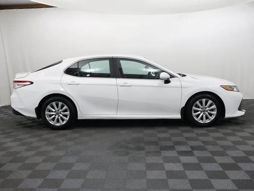 Super White 2018 Toyota Camry LE