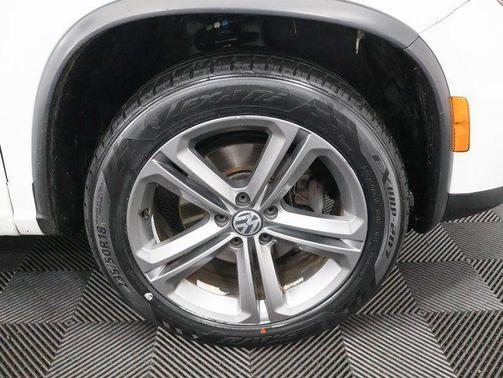 2017 Volkswagen Tiguan 2.0T Sport