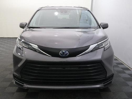 Predawn Gray Mica 2023 Toyota Sienna LE