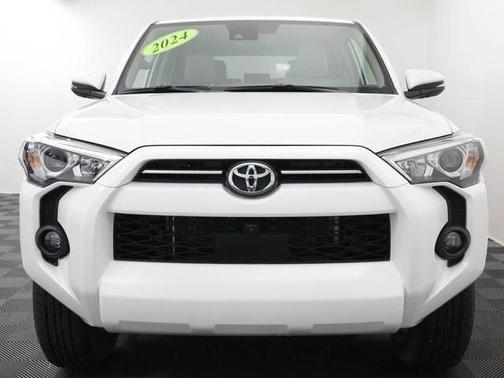 Ice 2024 Toyota 4Runner SR5 Premium