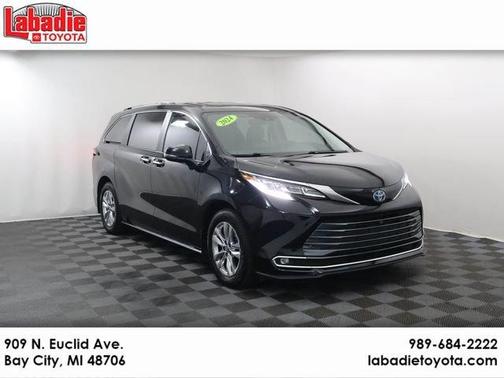 Midnight Black 2024 Toyota Sienna Limited