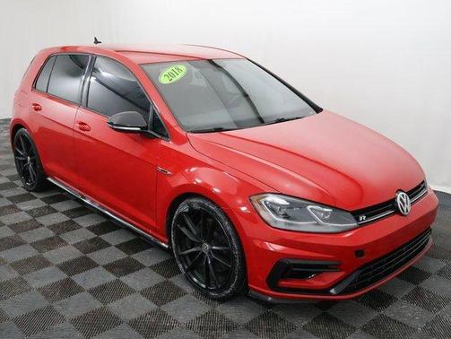 2018 Volkswagen Golf R 2.0T w/DCC & Navigation