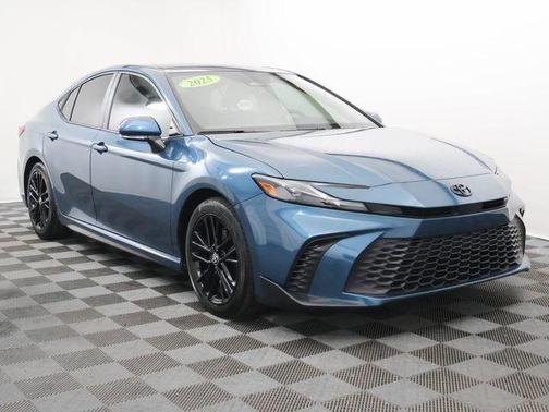 Ocean 2025 Toyota Camry SE