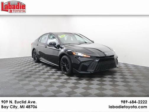 Black 2025 Toyota Camry SE