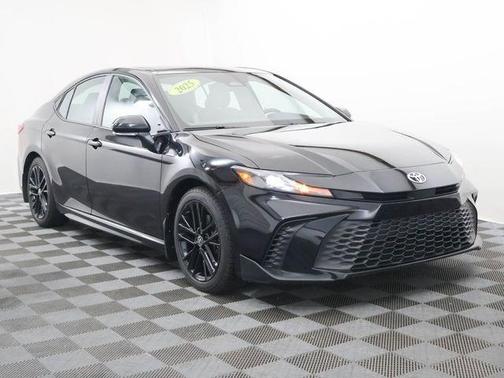 Black 2025 Toyota Camry SE