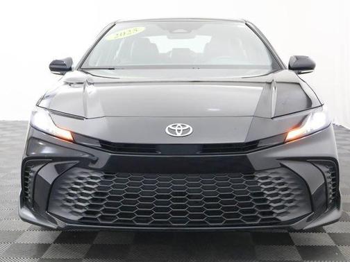 Black 2025 Toyota Camry SE