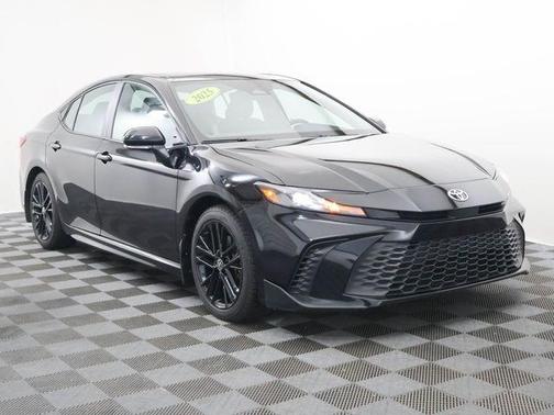Black 2025 Toyota Camry SE