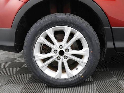 Ruby Red Metallic 2017 Ford Escape SE