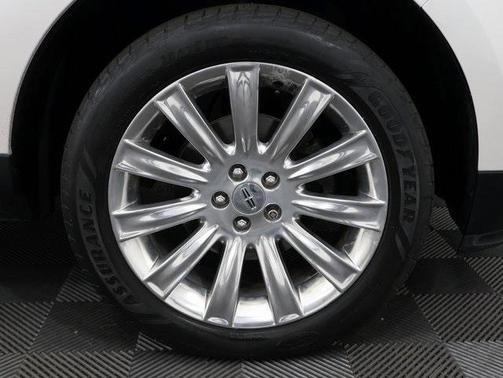 2015 Lincoln MKX Base