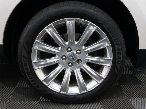 2015 Lincoln MKX Base