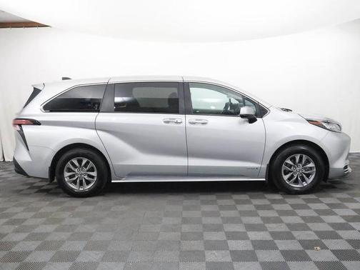 2021 Toyota Sienna XSE