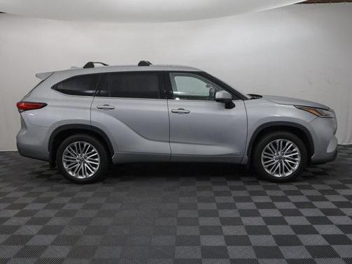 2023 Toyota Highlander Hybrid Limited