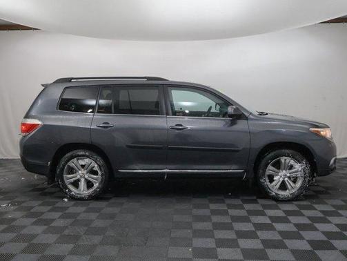 2013 Toyota Highlander SE